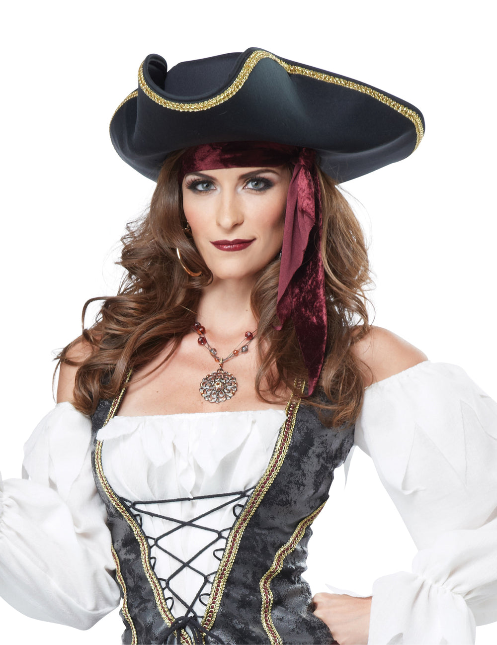 Gros plan sur le buste et le chapeau du déguisement de pirate pour femme
