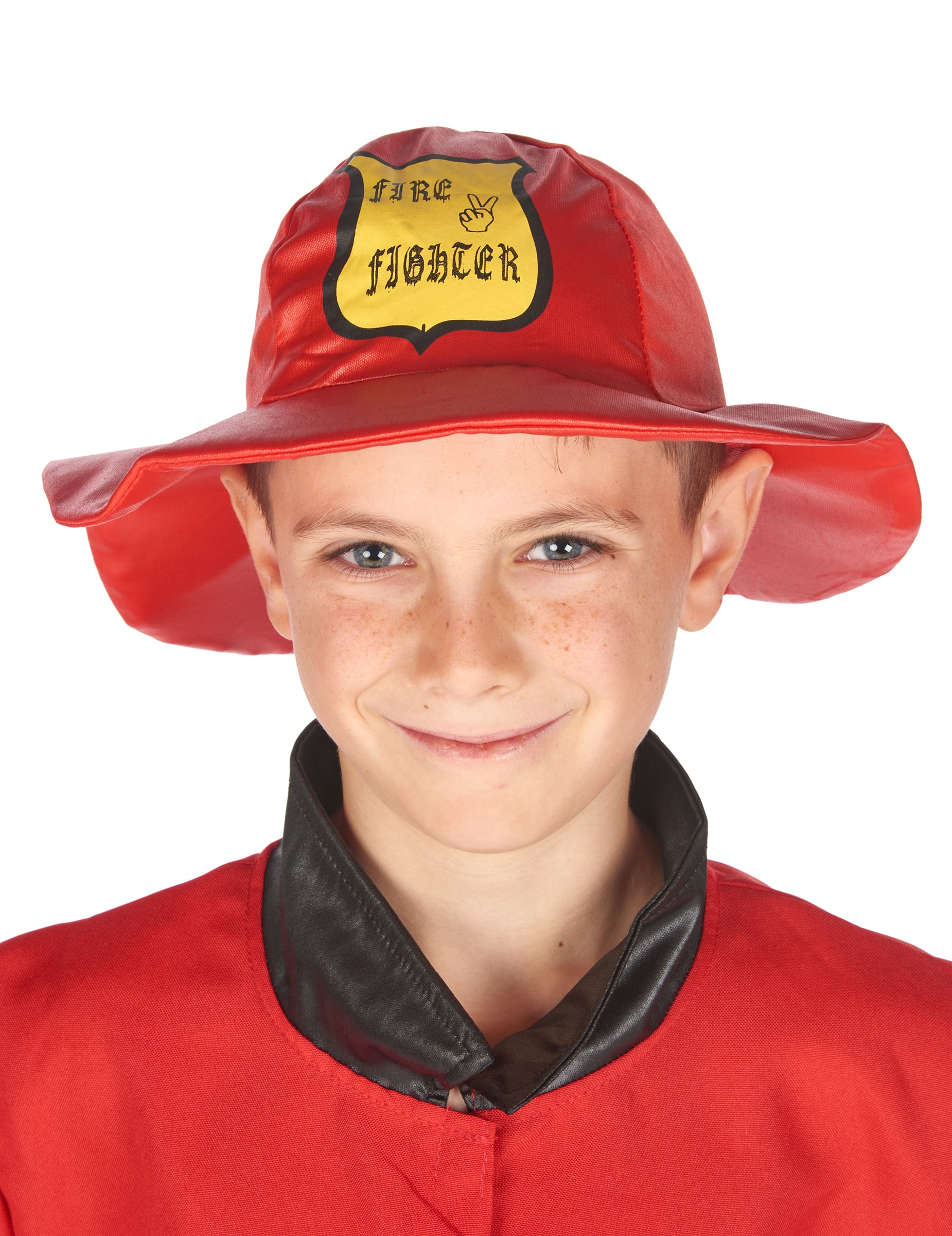 Gros plan sur le chapeau du déguisement de pompier pour enfant