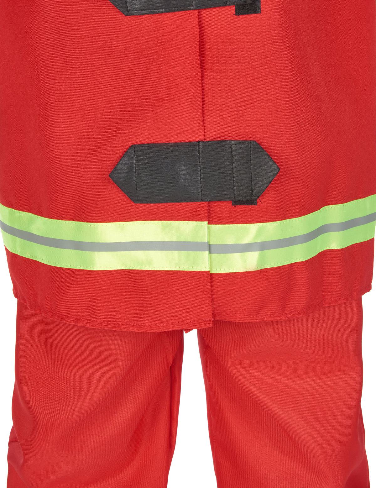 Gros plan sur le bas de la veste et la bande réfléchissante du déguisement de pompier pour enfant