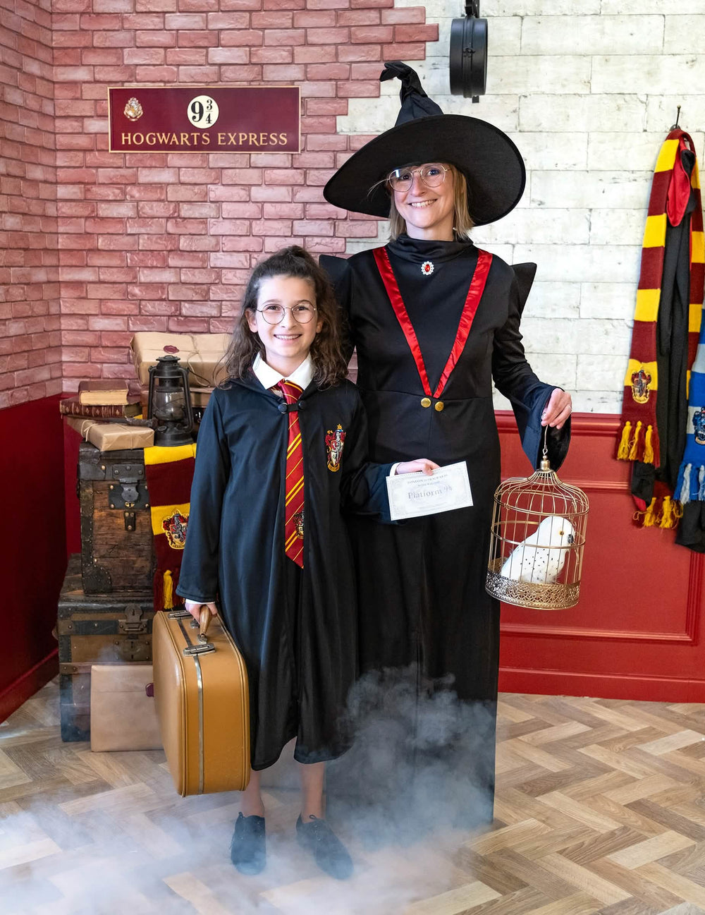 Ensaio do fato de professora de magia para mulher