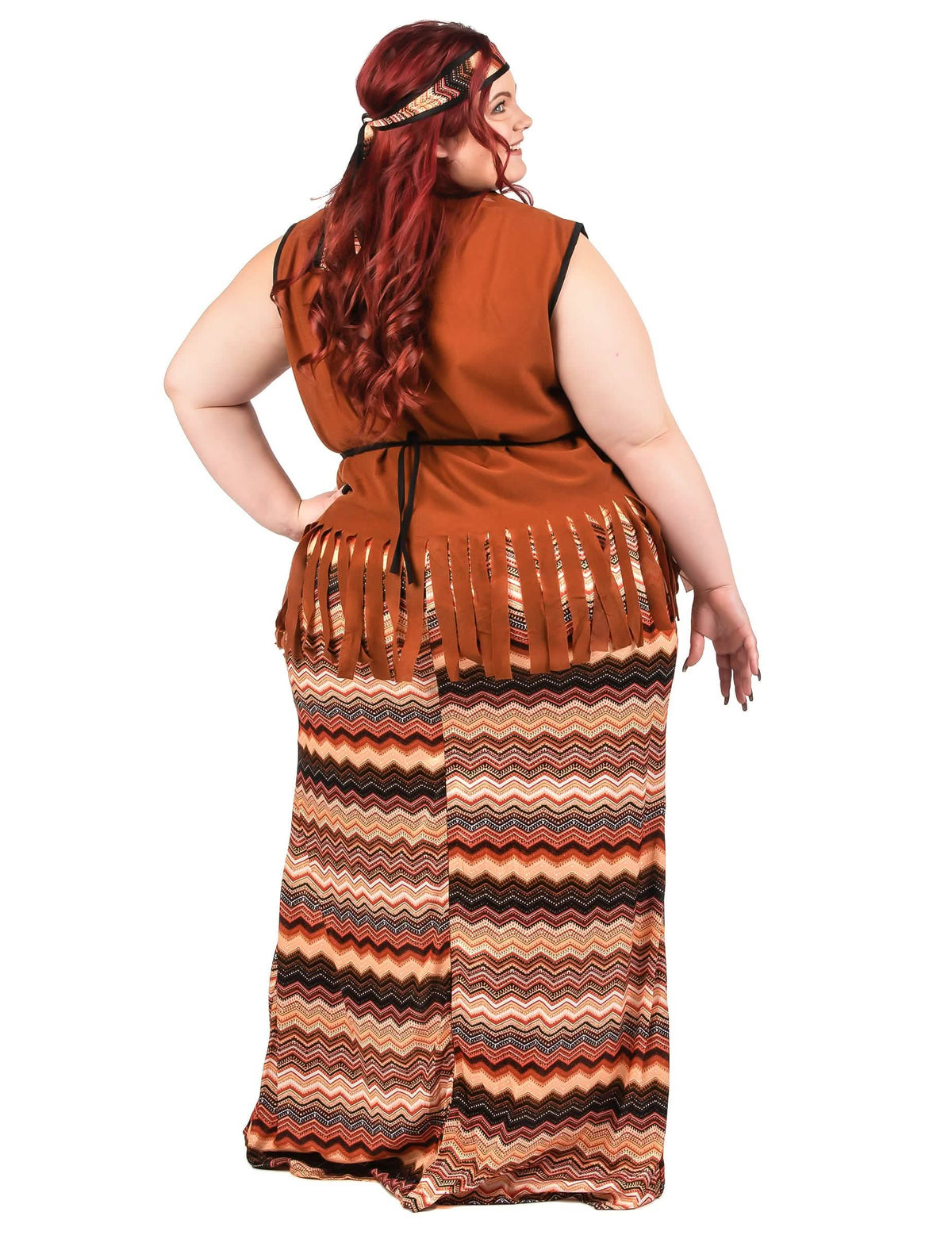 Vista de trás do disfarce vestido hippie longo mulher tamanho grande