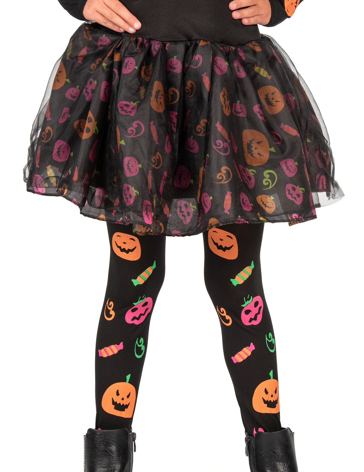 Détail de la jupe et du legging à motifs du déguisement de sorcière citrouille