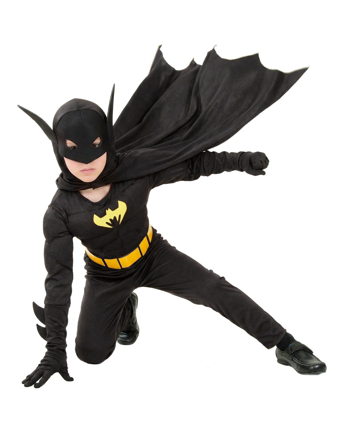 Vue de profil avec cape au vent du déguisement super héros chauve-souris