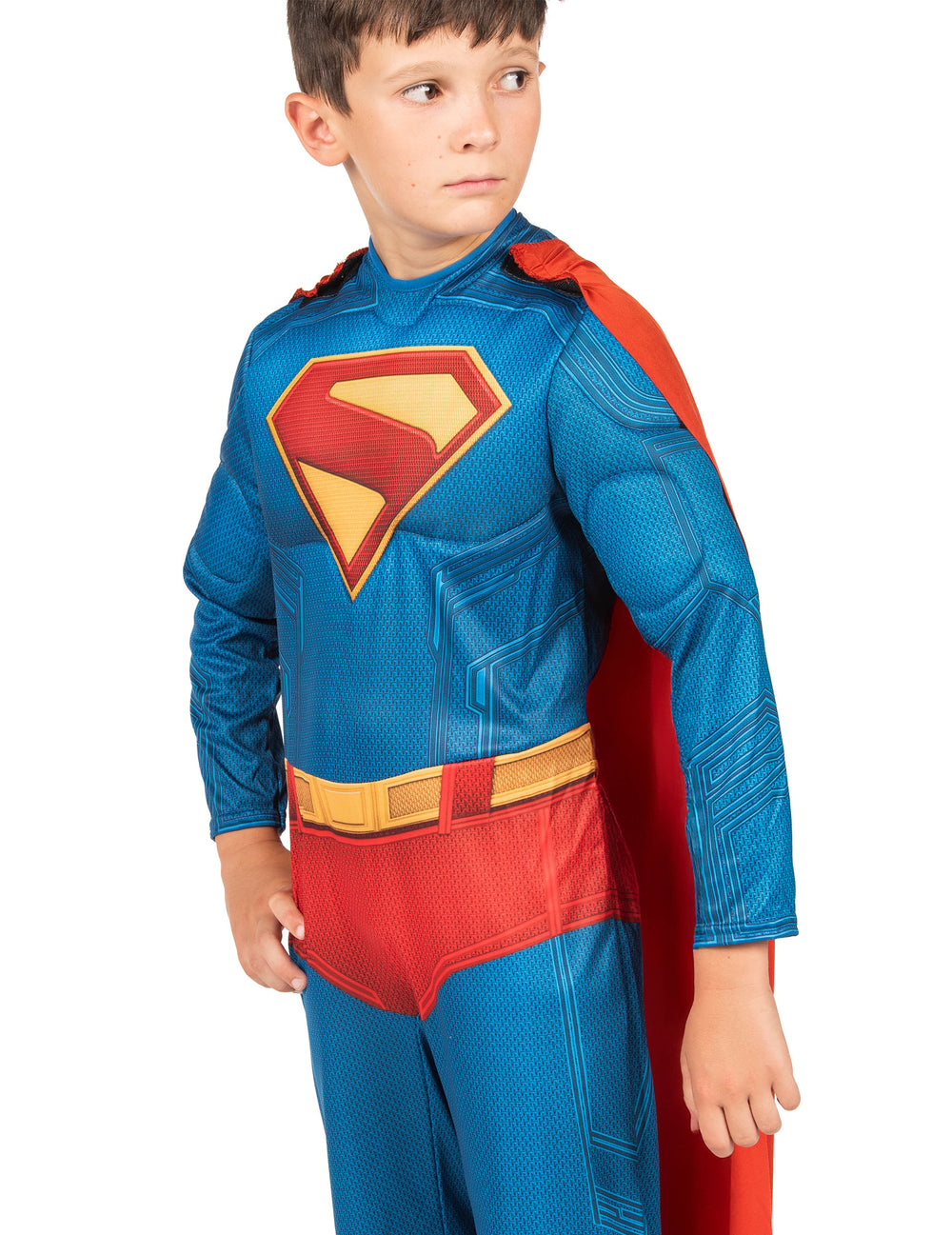Détail du logo et du buste musclé du déguisement Superman Luxe