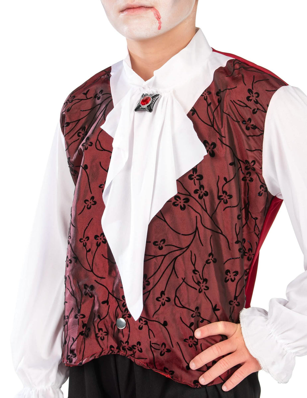 Detalhe do colete vermelho com motivos do elegante fato de vampiro para menino