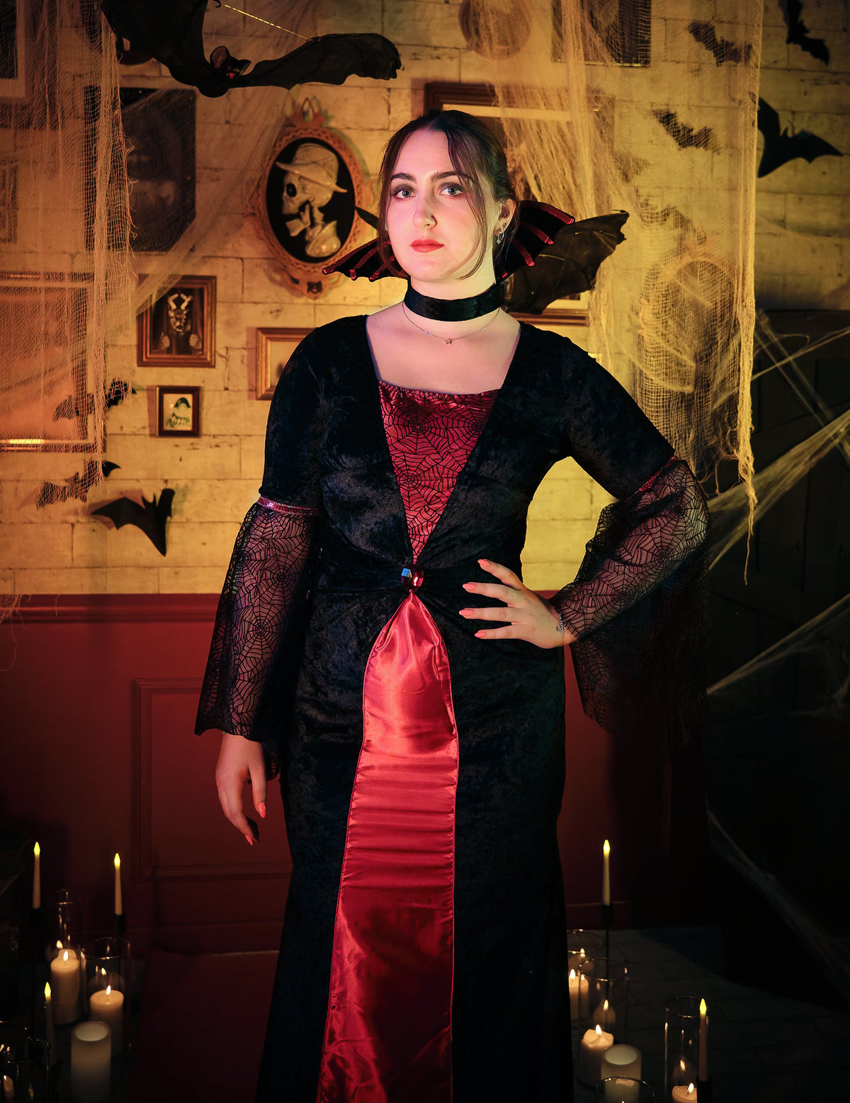 Vue de face du déguisement de vampire pour femme