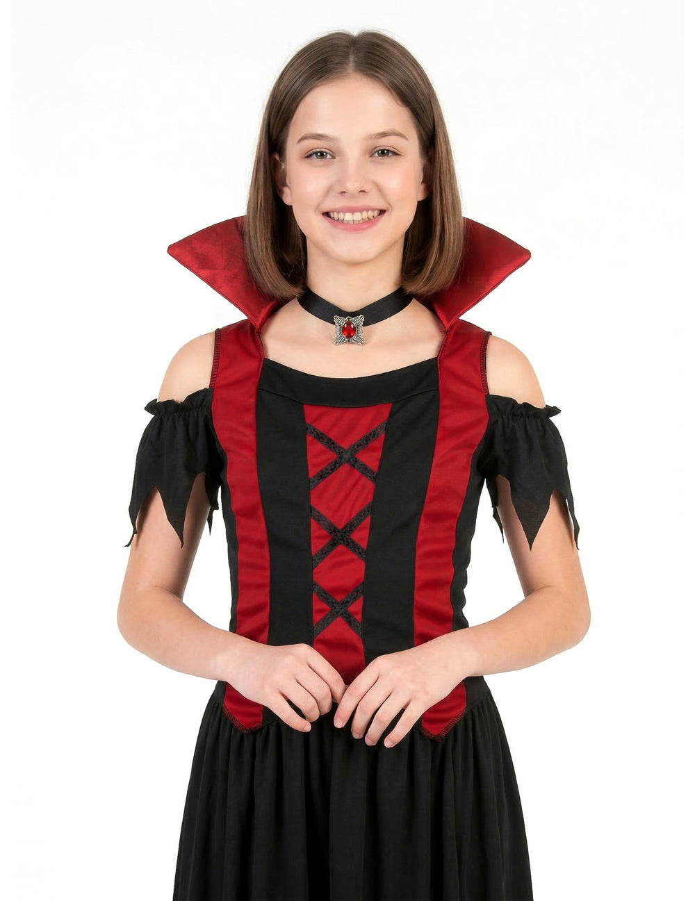 Gros plan sur le col et le buste du déguisement de vampire pour fille