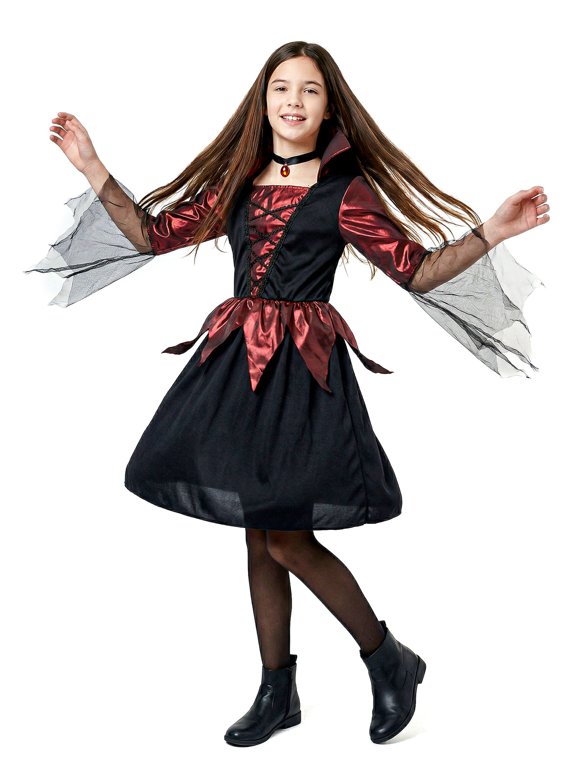 Mise en scène avec un accessoire crâne du déguisement de vampire pour fille