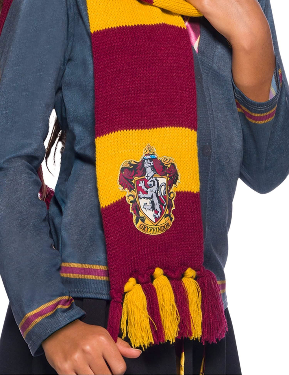 Detalhe do emblema e das franjas do cachecol luxo Gryffindor