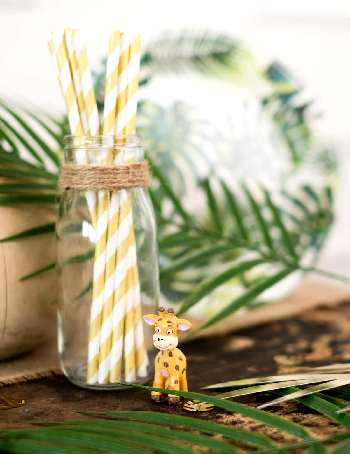 Encenação da figura de resina girafa tema safari