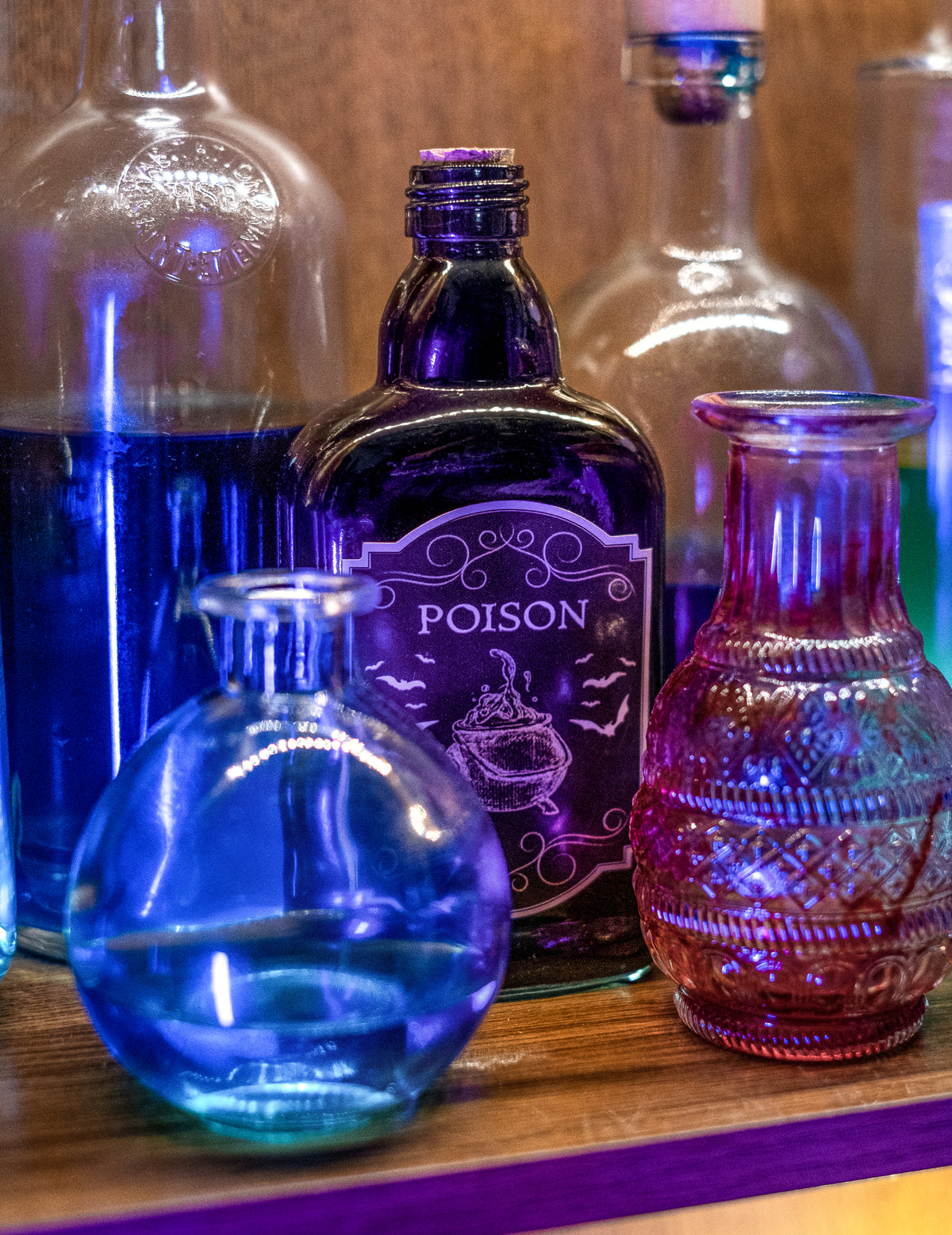 Mise en scène avec d'autres fioles de potions du flacon de poison pour Halloween