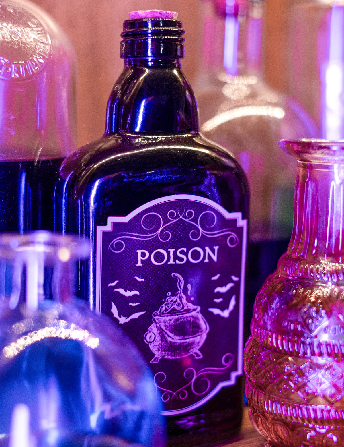 Gros plan sur l'étiquette du flacon de poison pour Halloween