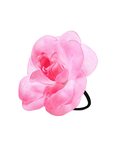 Vue de profil de la fleur avec élastique pour cheveux