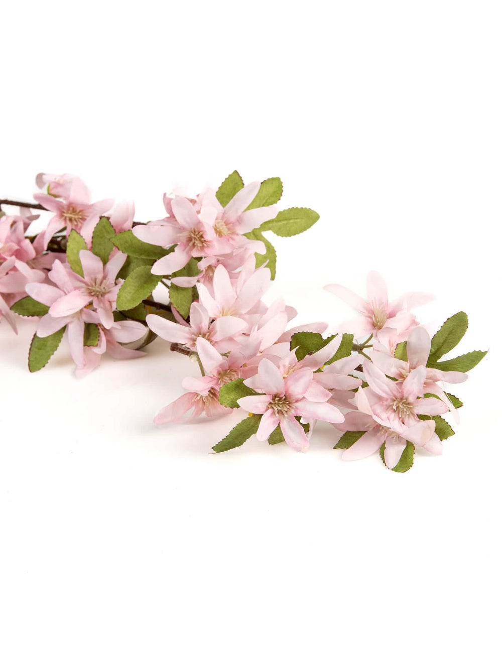 Detalhe das pétalas e da folhagem das flores de jasmim artificiais para casamento
