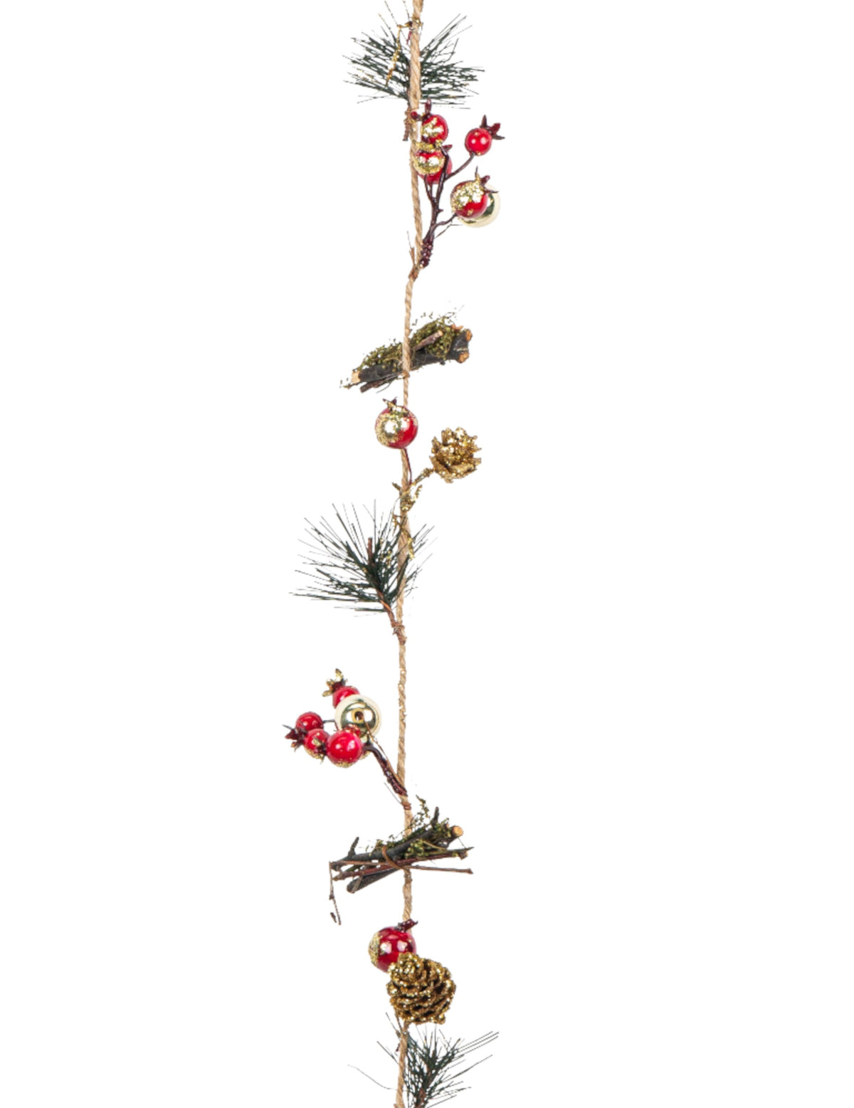 Vue d'ensemble de la guirlande de pommes de pin, baies, sapin et bois pour décoration