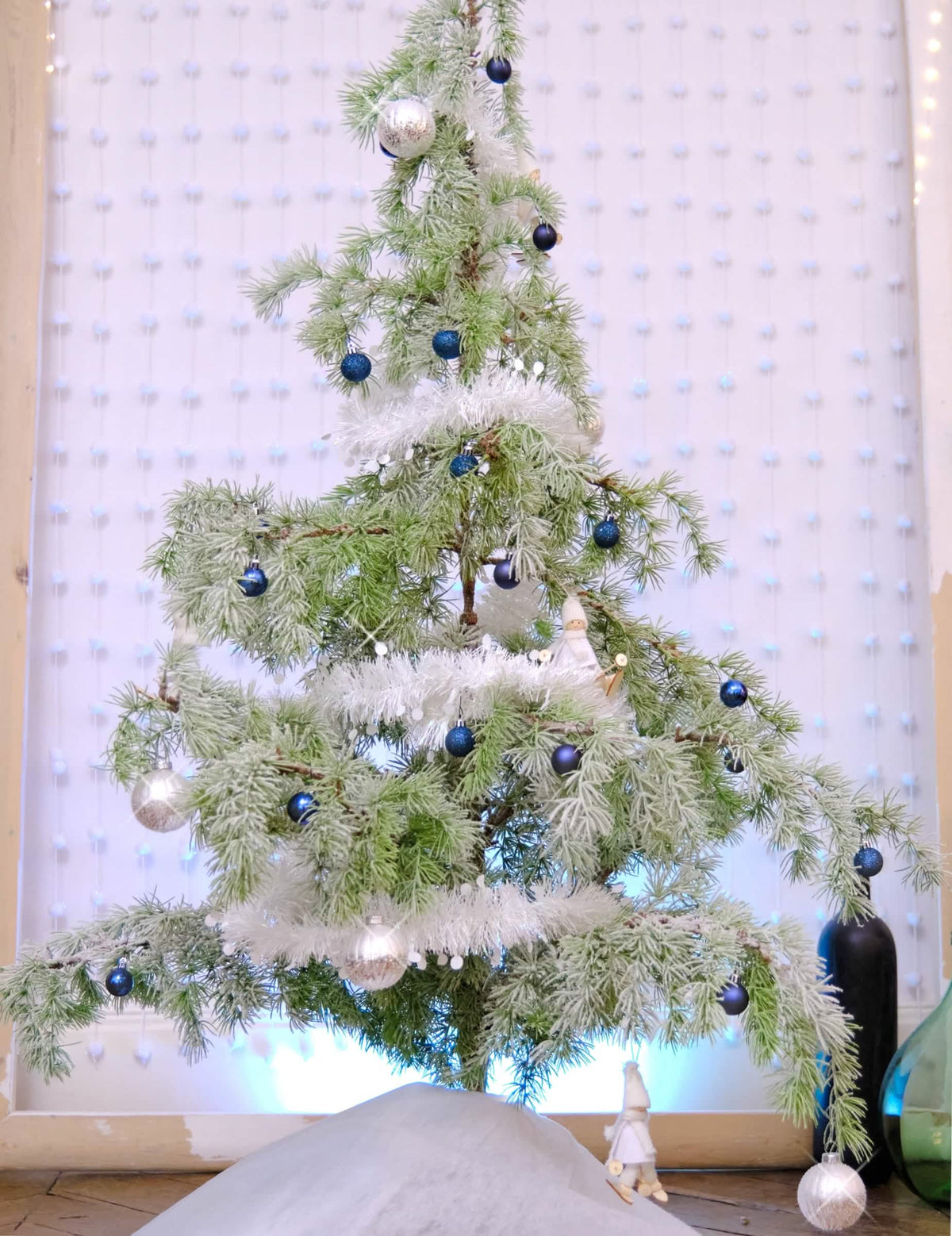 Cenário num pinheiro da grinalda de pinheiro de natal para decoração