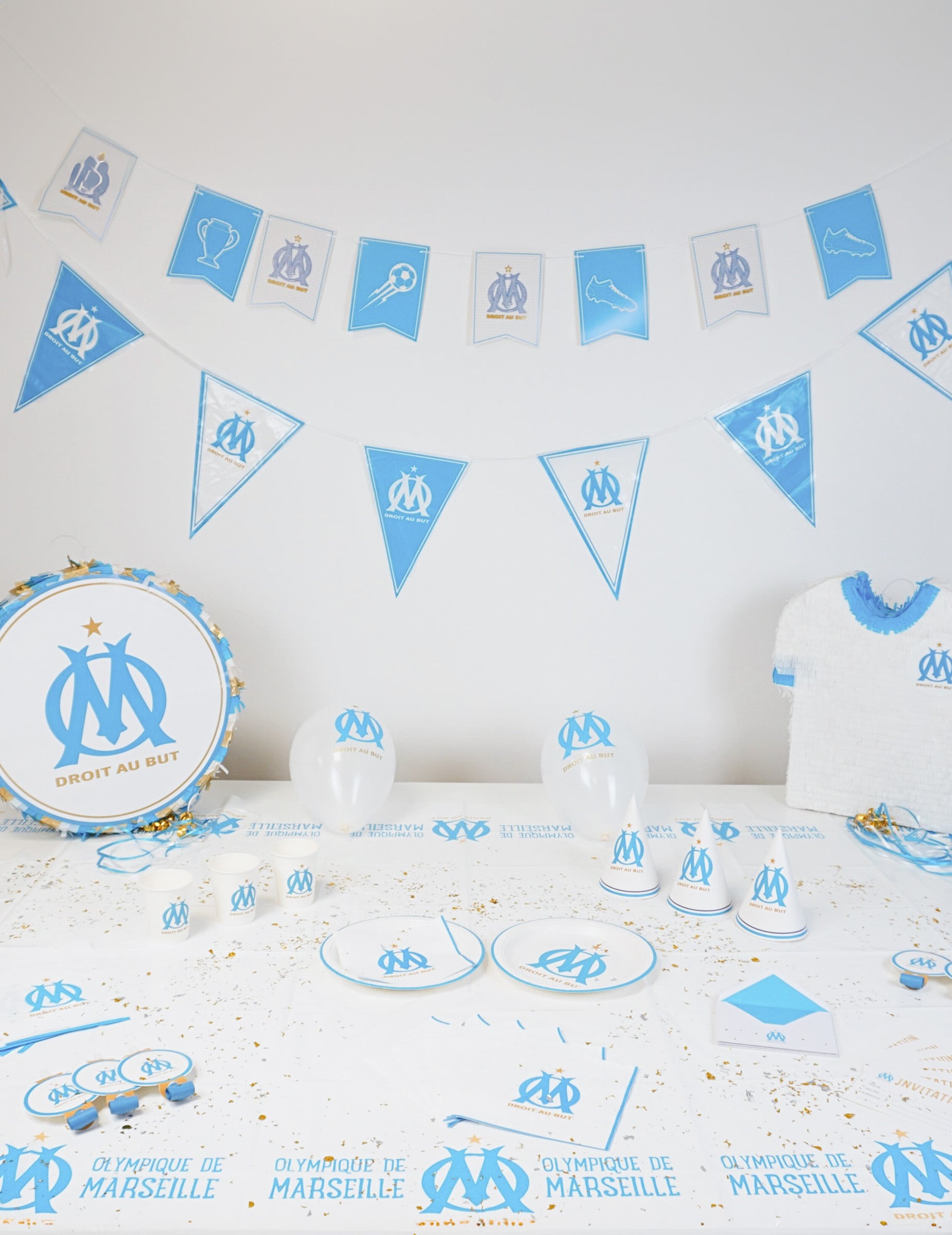 Mise en situation de fête de la guirlande drapeau OM