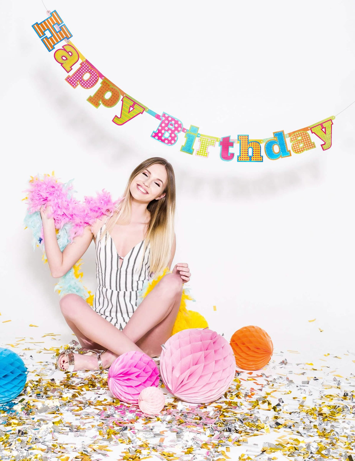 Imagem da guirlanda de cartão Happy Birthday em situação