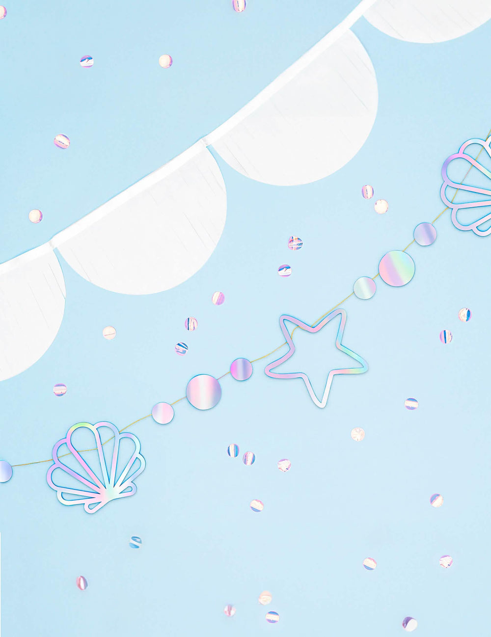Encenação com confettis do pendão de cartão sereias