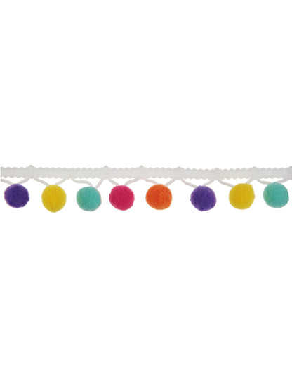 Mise en situation du ruban de pompons multicolores blanc sur une lanterne