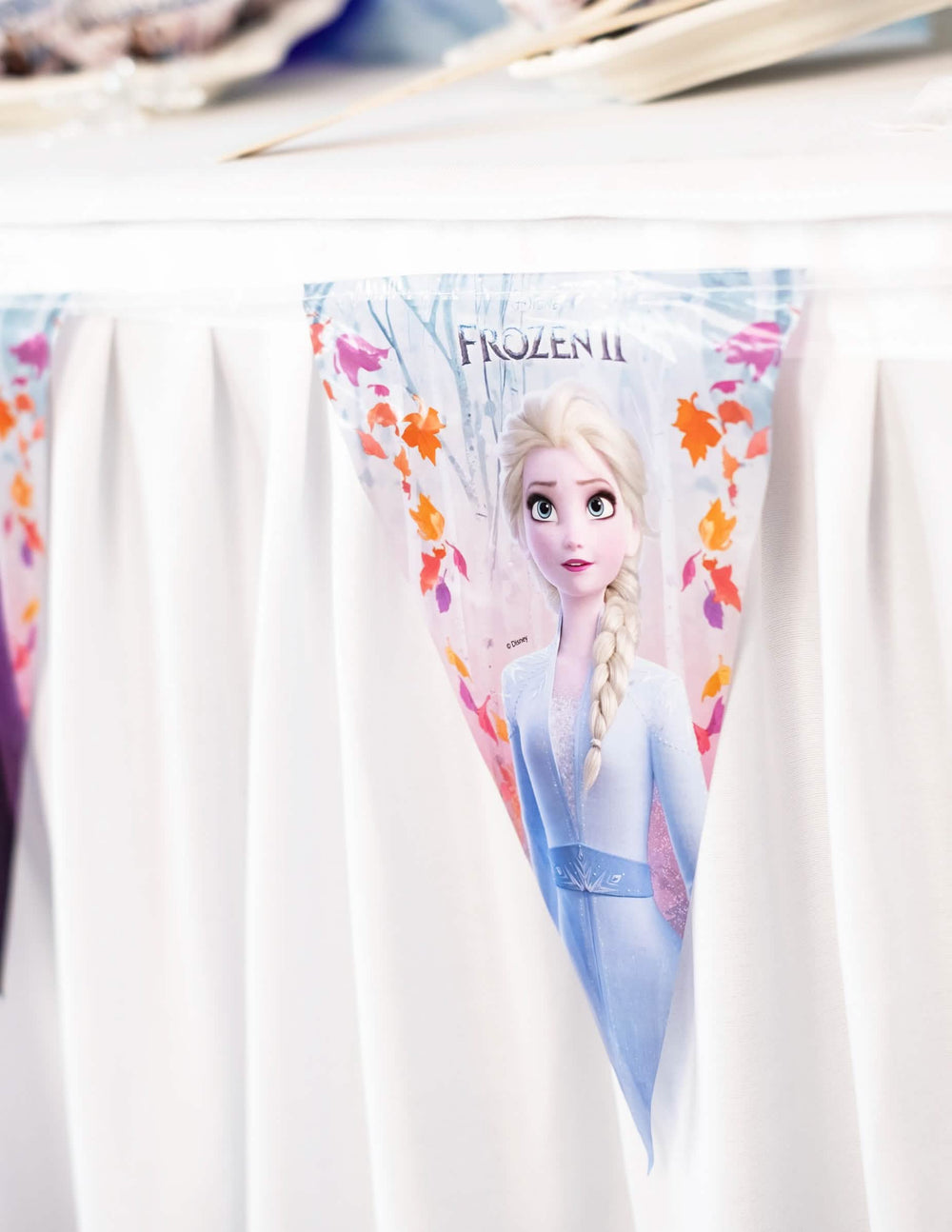 Grande plano do pendão Elsa da grinalda de pendões Frozen 2