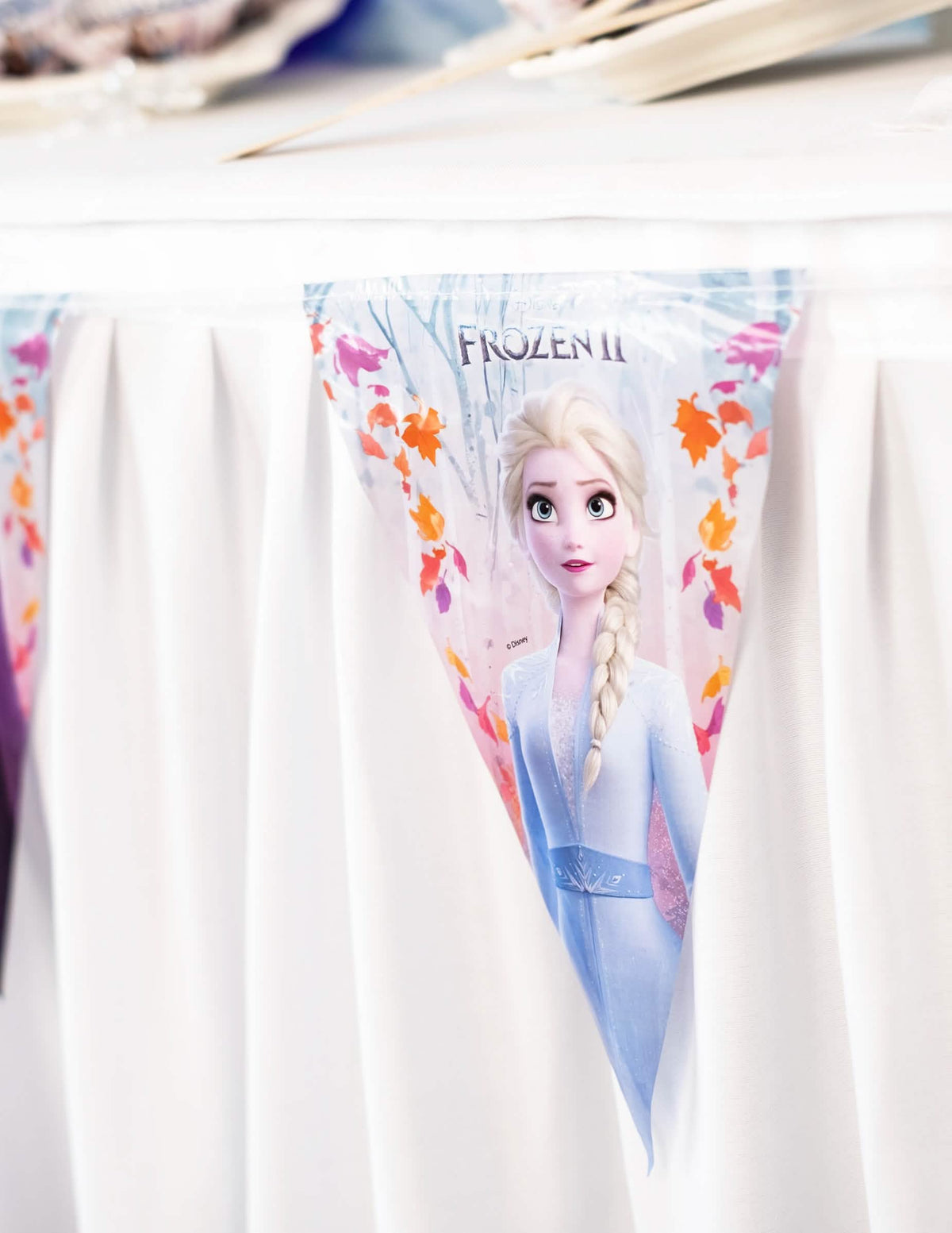 Grande plano do pendão Elsa da grinalda de pendões Frozen 2