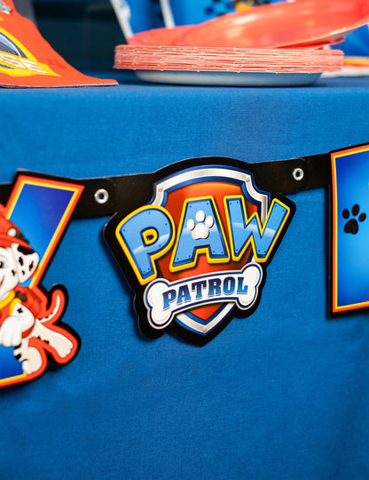 Détail du logo bouclier de la guirlande Happy Birthday Pat'Patrouille