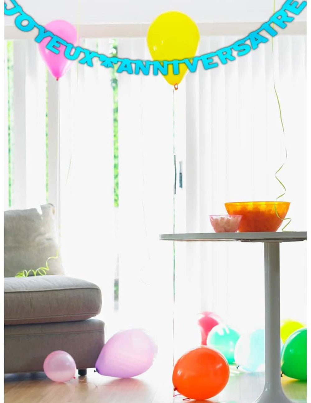 Mise em situação da Grinalda Feliz aniversário azul