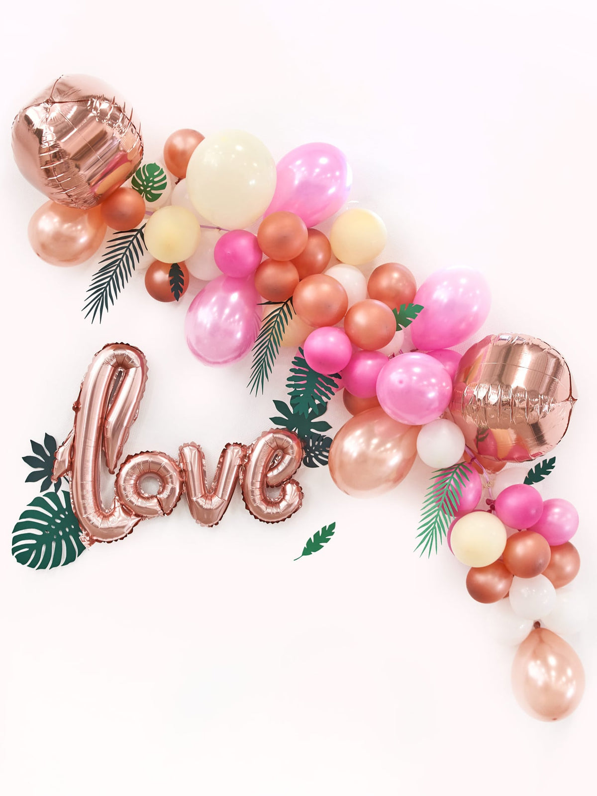 Exemple de rendu final de la guirlande support pour 24 ballons kit arche pour fête 8 m