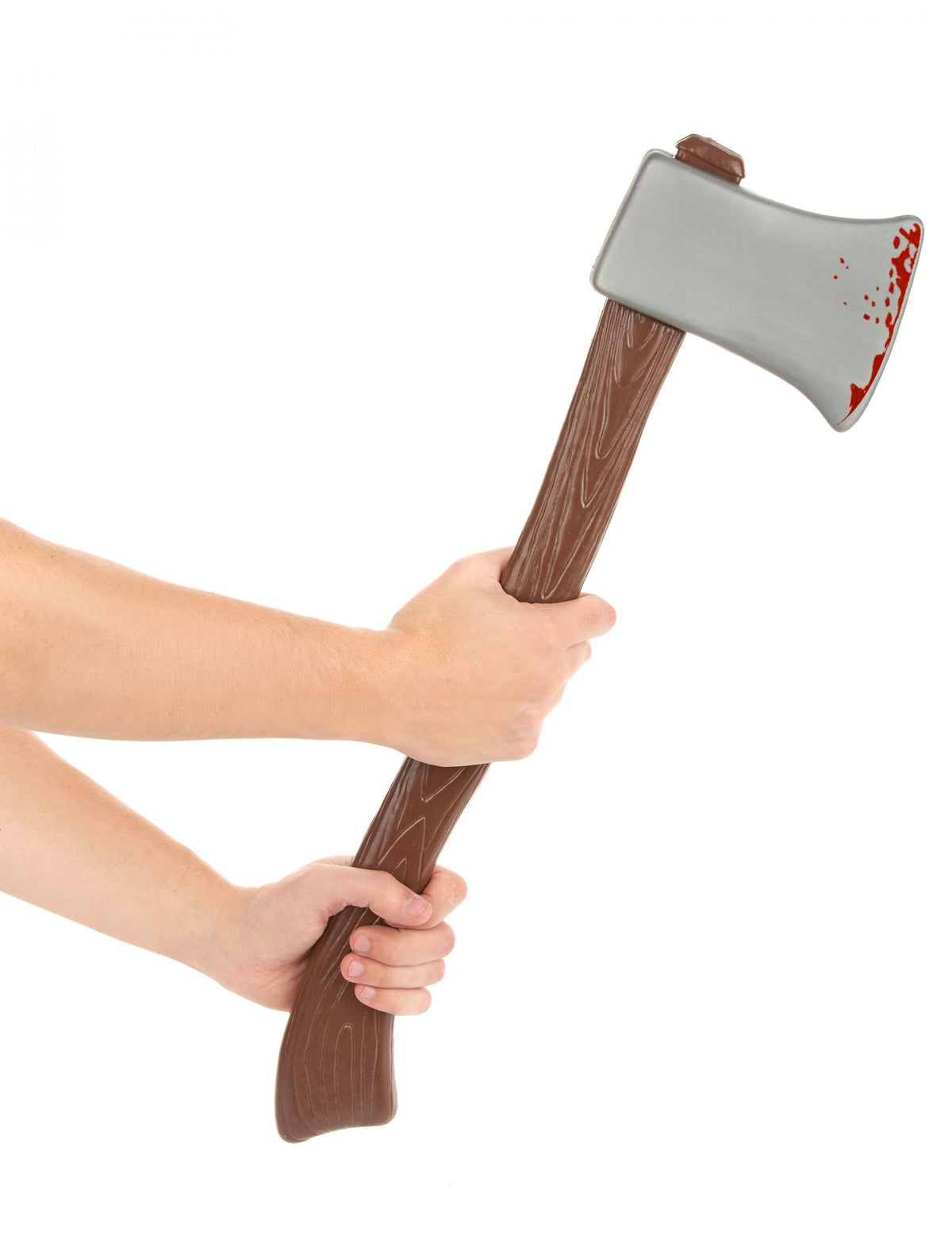 Mise en situation de la hache en plastique Halloween