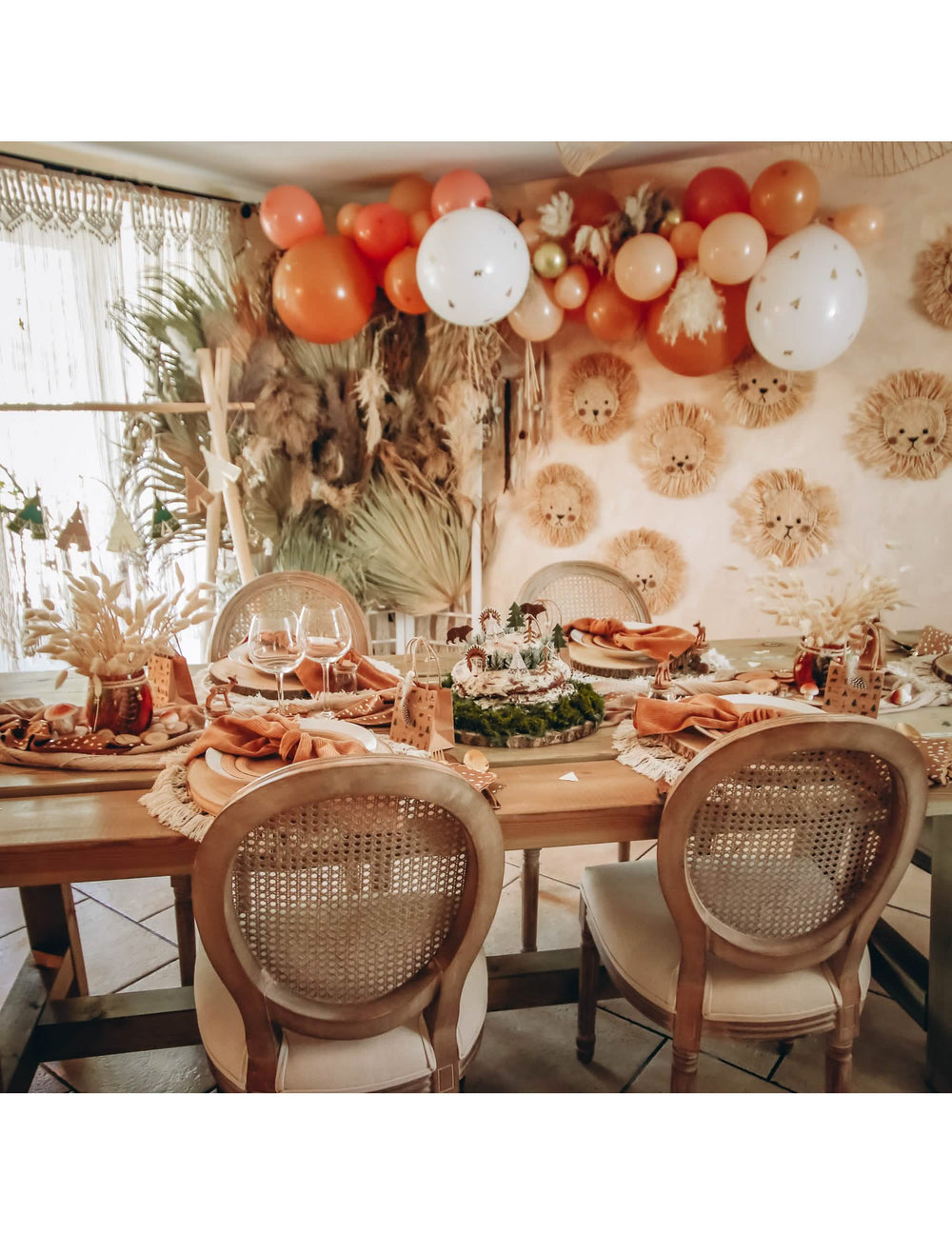 Imagem de contexto do kit de arco de 46 balões boho para casamento e aniversário