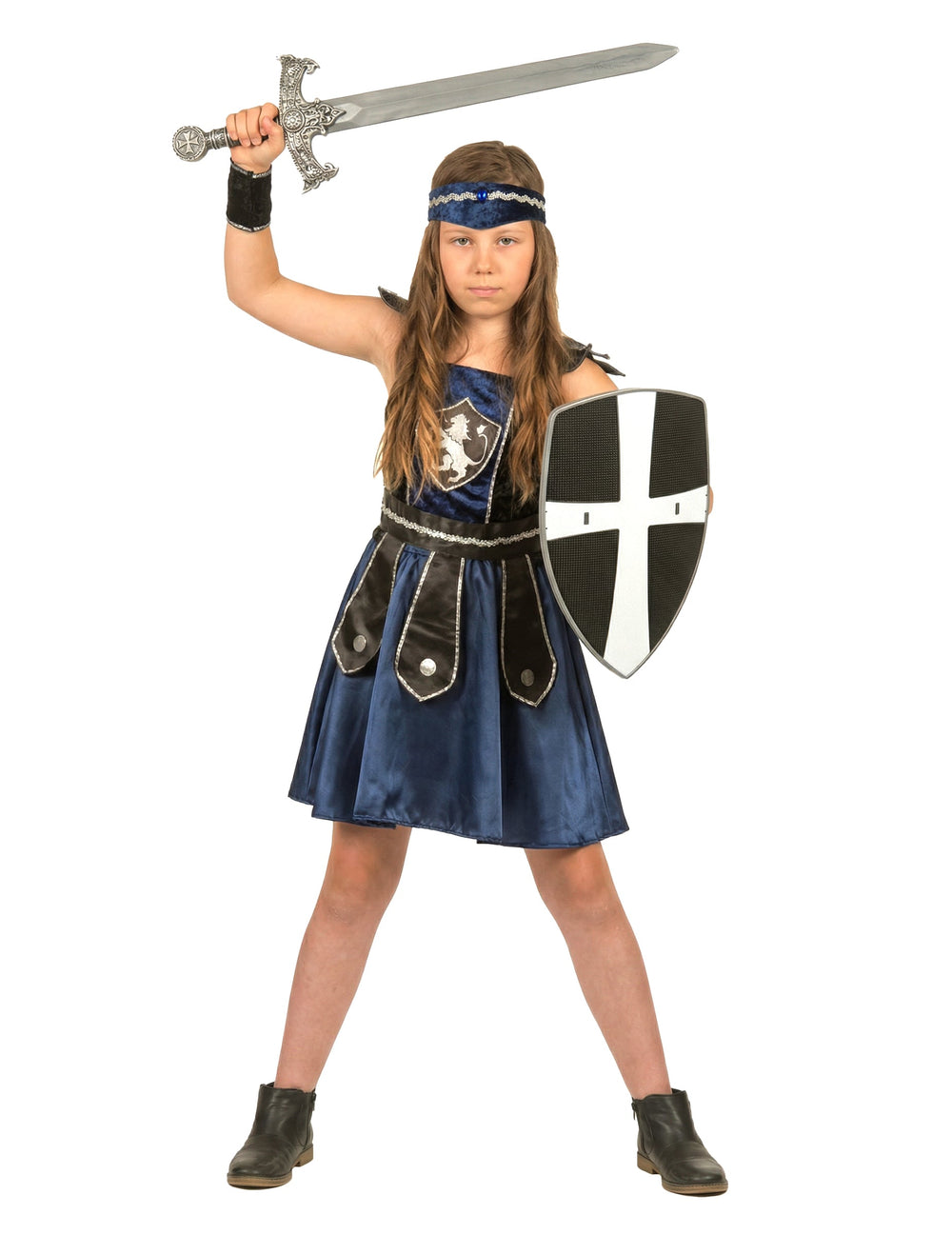 Enfant portant le kit bouclier et épée de chevalier croisé