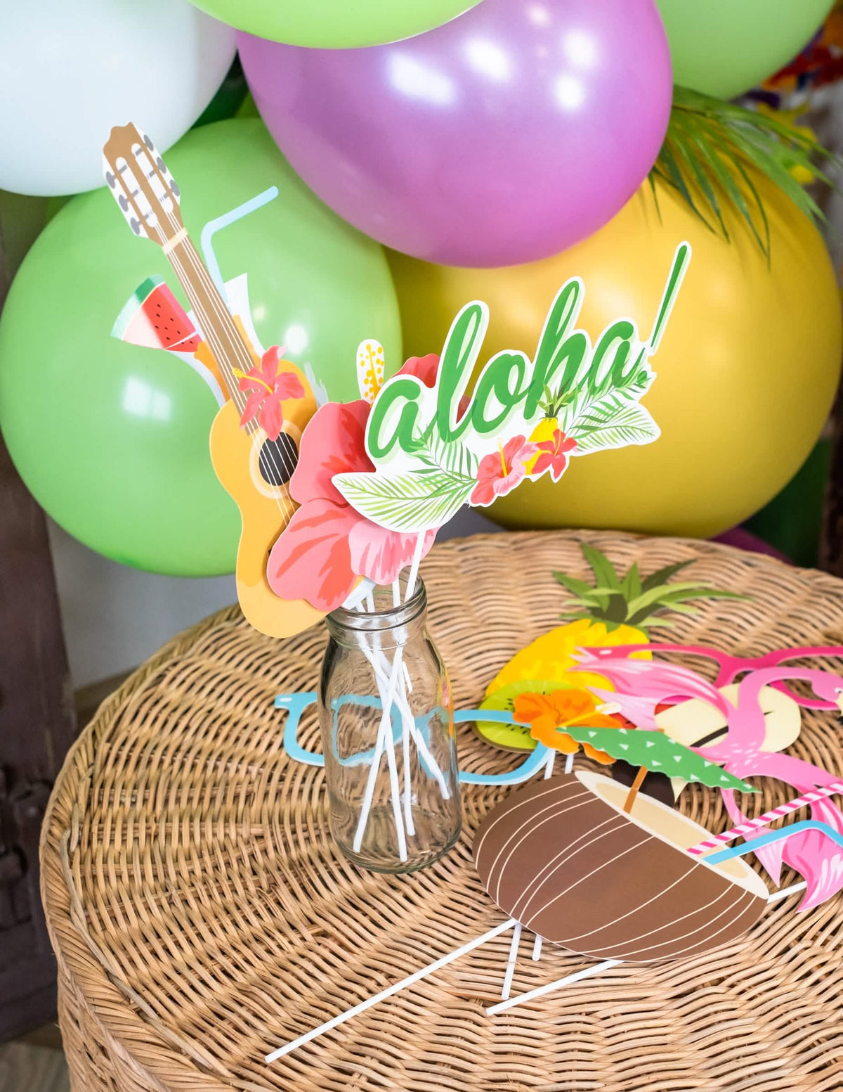 Mise em situação com acessórios do kit photobooth havaí