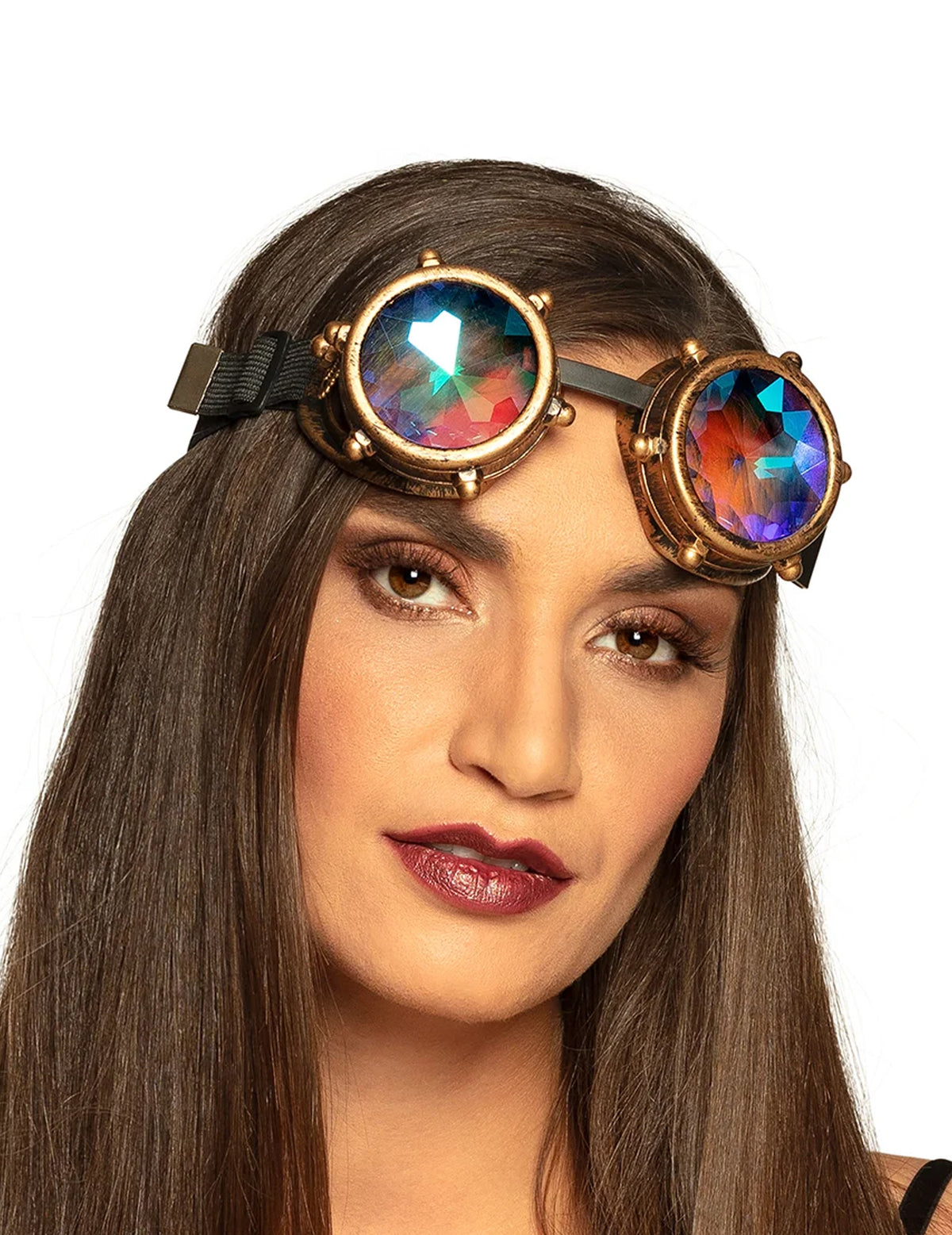 Gros plan sur les verres des lunettes avec verres prismes steampunk