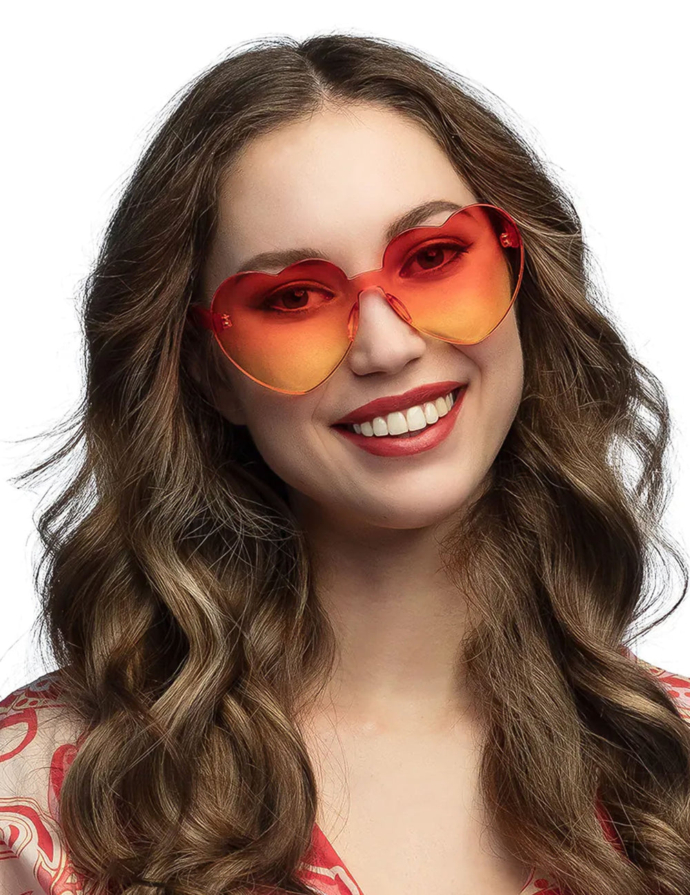 Vue de face portée des lunettes cœur pour adulte dégradé orange et jaune