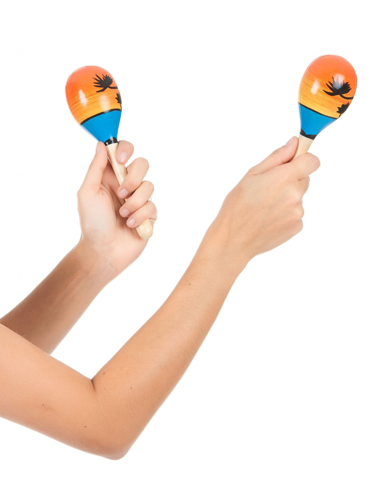 Vue des mains tenant les maracas hawaïennes