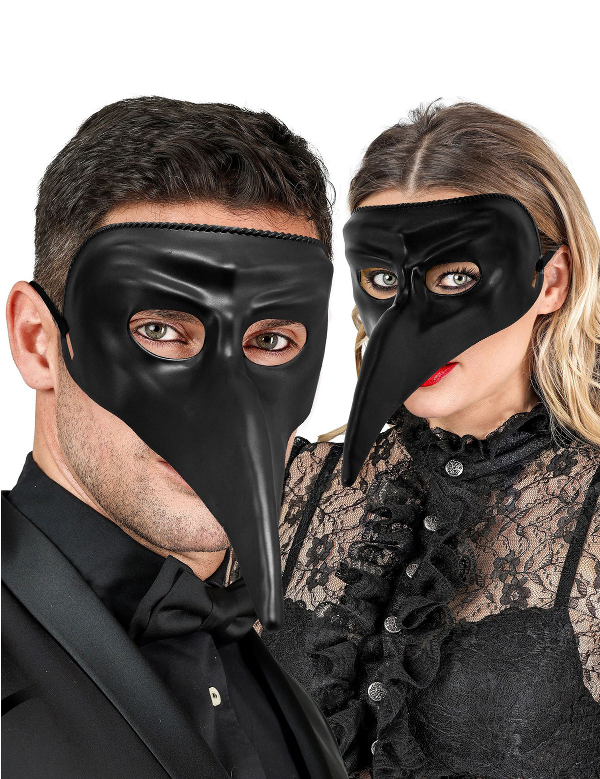 Vue portée par un homme et une femme du masque long nez pour adulte noir