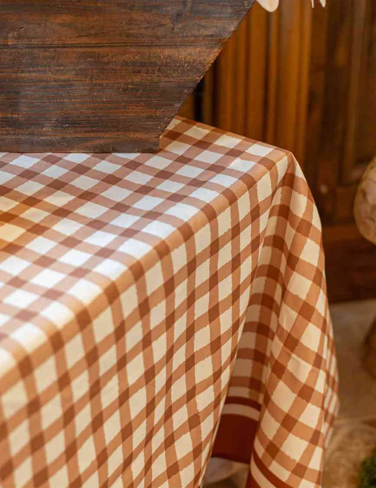 Toalha de mesa em tecido vichy auburn Cottage Living 140 x 240 cm