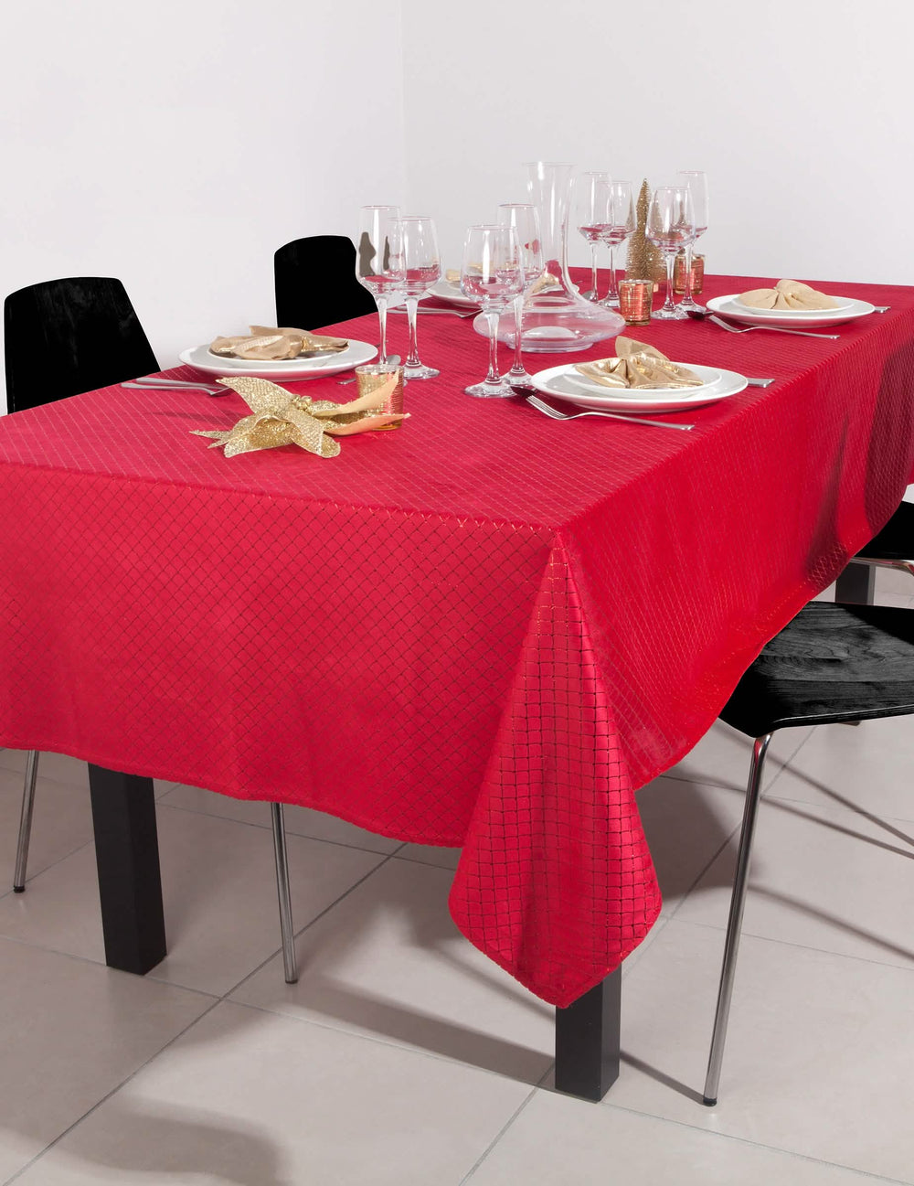Mise en situation sur table dressée de la nappe en velours épais Noël