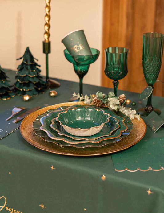 Toalha de mesa em tecido Feliz Natal verde inglês e dourado 140 x 240 cm