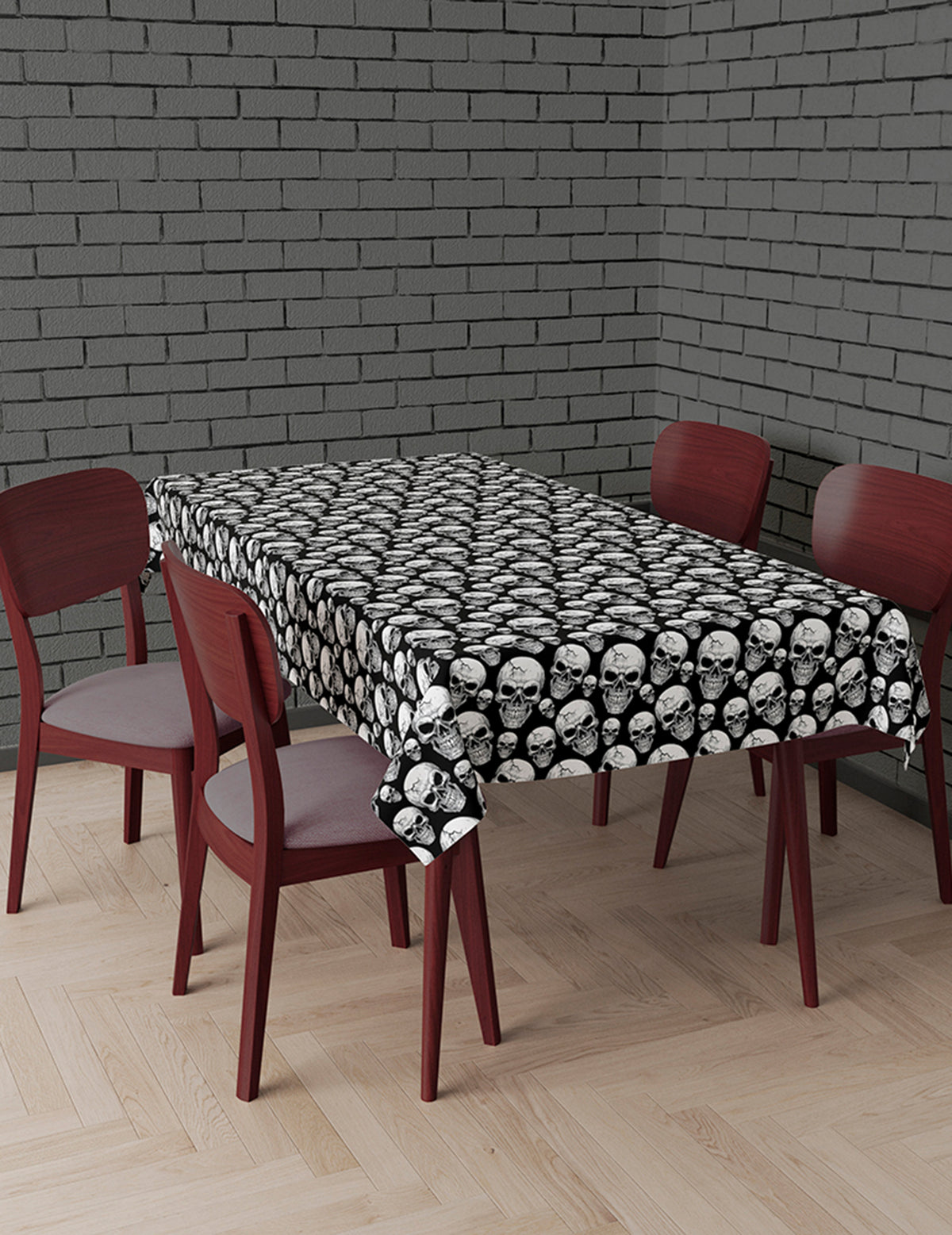 Mise en situation avec chaises de la nappe tête de mort