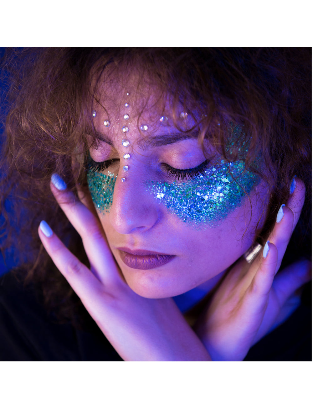 Exemple de maquillage sur le visage des paillettes biodégradables Polysirene