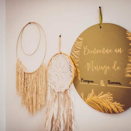 Encenação da placa em cartão Bem-vindos ao casamento de para casamento cáqui e dourado dourado para personalizar