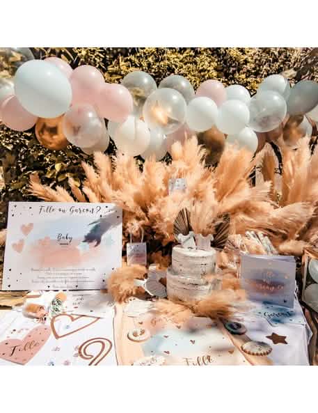 Encenação num cenário de festa do painel jogo menina ou menino para gender reveal party