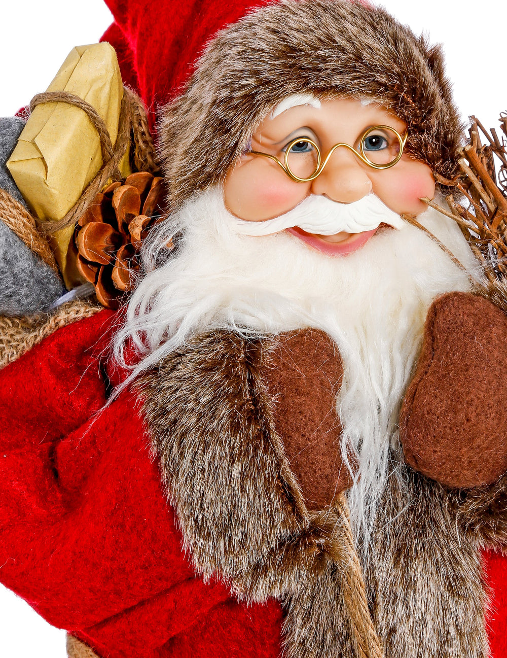 Gros plan sur le visage et la hotte du Père Noël debout pour décoration rouge