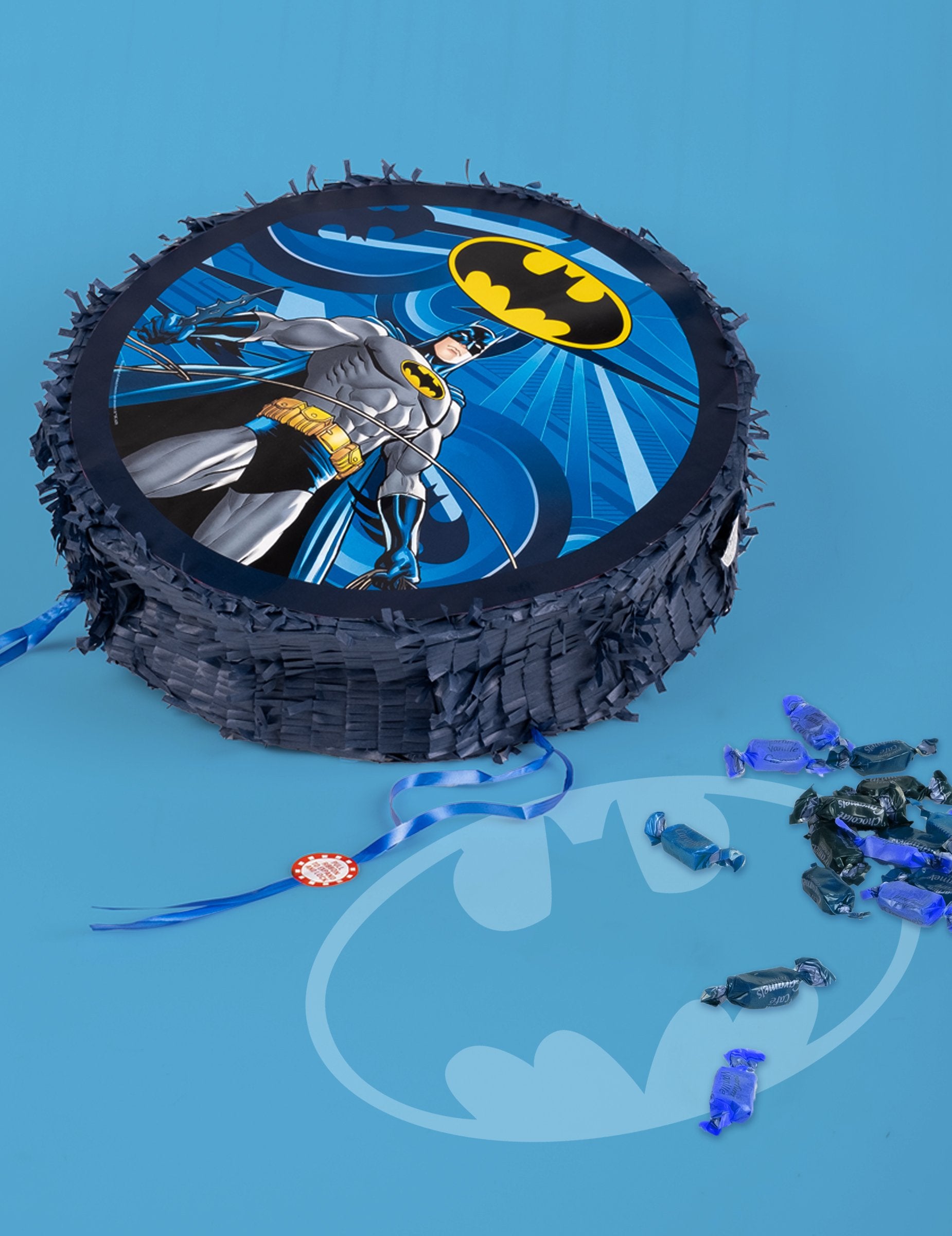 Vue d'ensemble avec bonbons de la piñata Batman