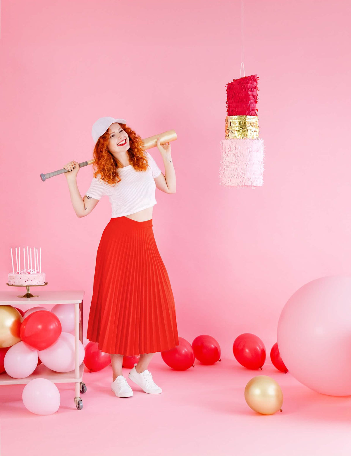 Piñata batom adulto vermelho cor de rosa e dourada