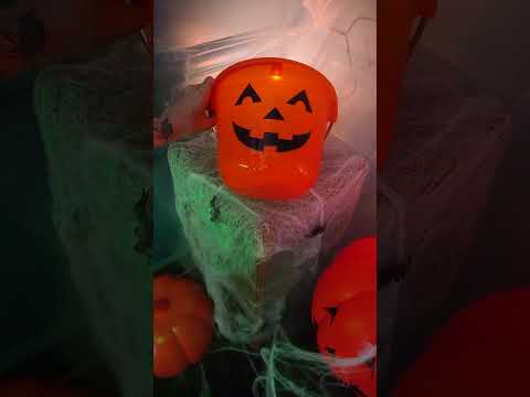Seau citrouille à LED 22 x 17 cm Halloween