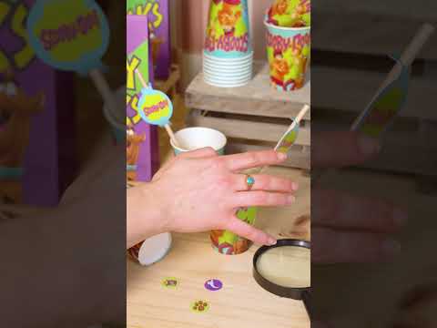 8 pailles médaillon en carton Scooby-Doo™ 20cm