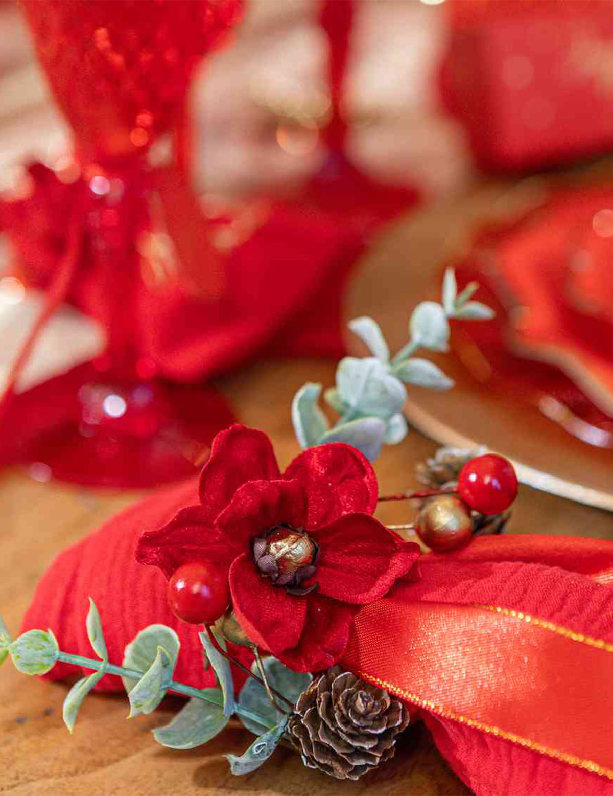 Porta-guardanapo Elegance veludo vermelho verde e dourado 13 cm